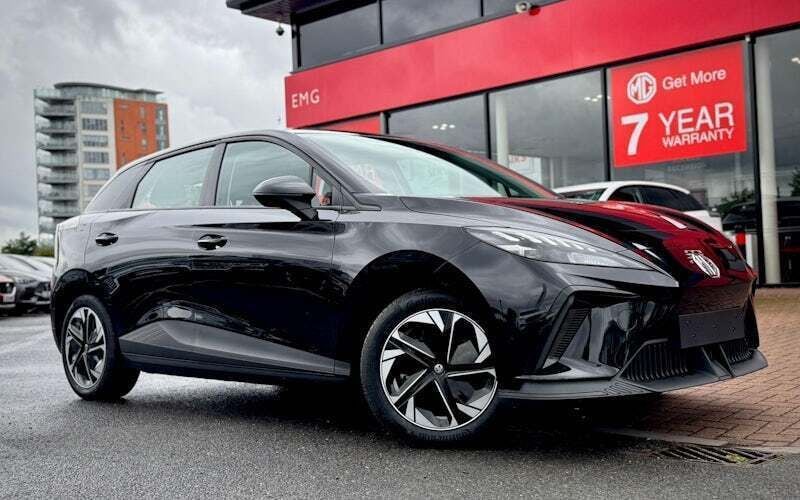New 2024 MG MG4 EV Trophy Hatchback | £30,068 (Fair price) - Image 1/4