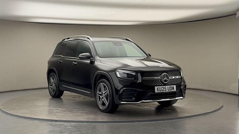 Cosmos black Used 2025 Mercedes GLB200 Executive SUV | £32,750 (Fair price) - Image 1/4