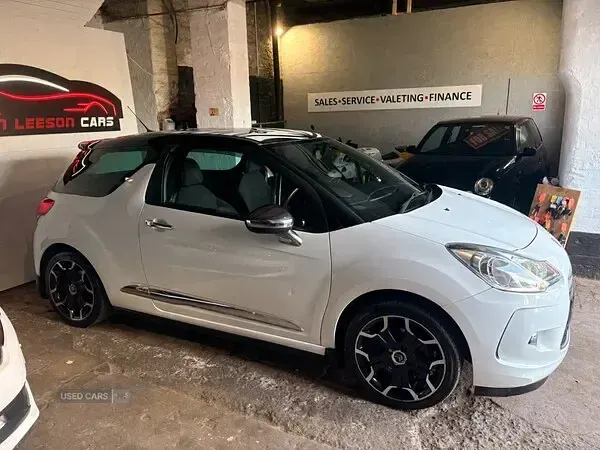 Used Citroën DS3 120 HP (88 kW) 2011 White Hatchback