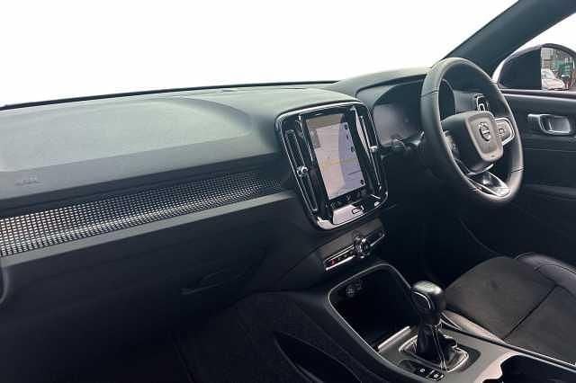 Used Volvo XC40 R-Design 161 HP (118 kW) 2022 Silver SUV