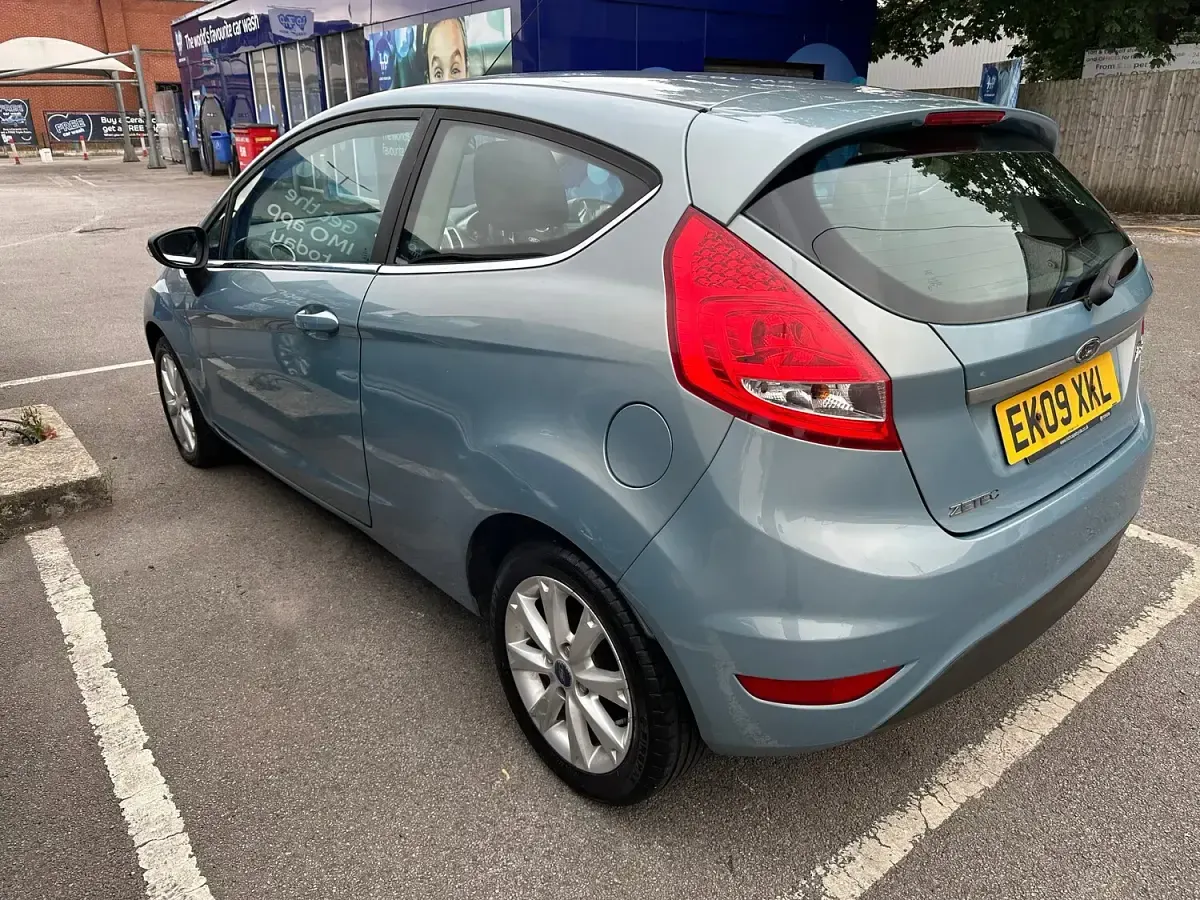 Used Ford Fiesta Zetec 96 HP (70 kW) 2009 Blue Hatchback