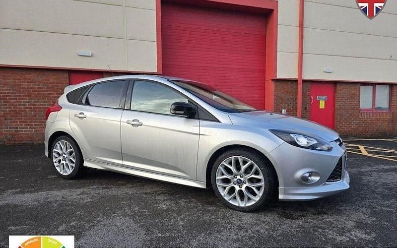 Used Ford Focus Zetec 116 HP (85 kW) 2014 Silver Hatchback