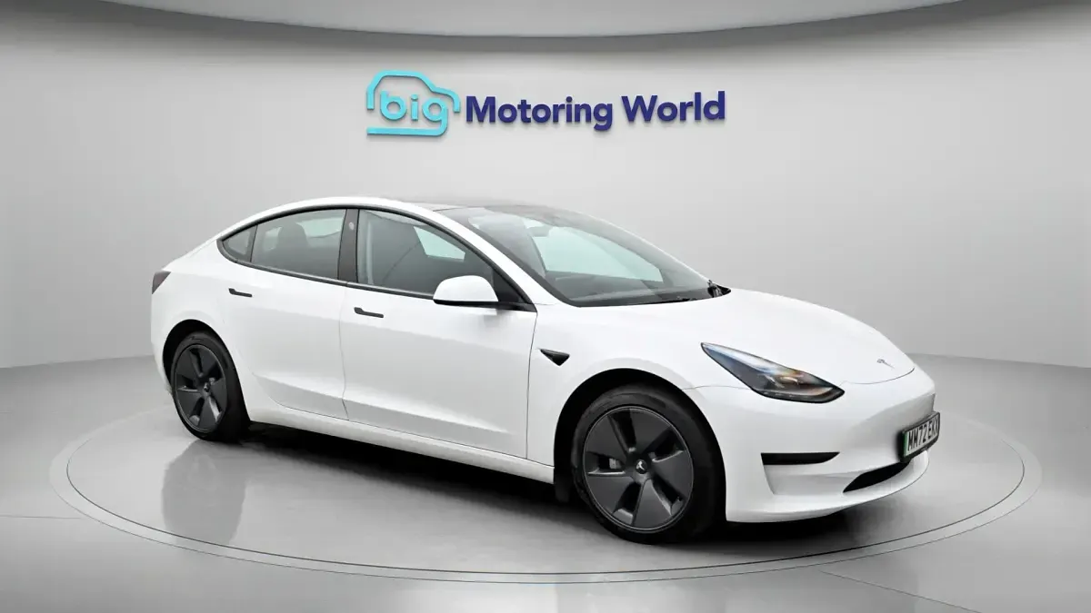 Used Tesla Model 3 RWD 222 kW (302 HP) 2022 Sedan