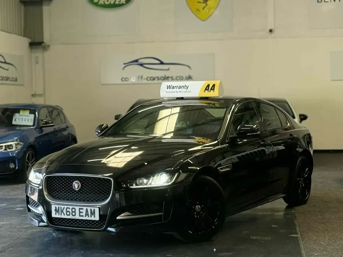 Gebraucht Jaguar XE R-Sport 180 PS (132 kW) 2018 Schwarz Limousine