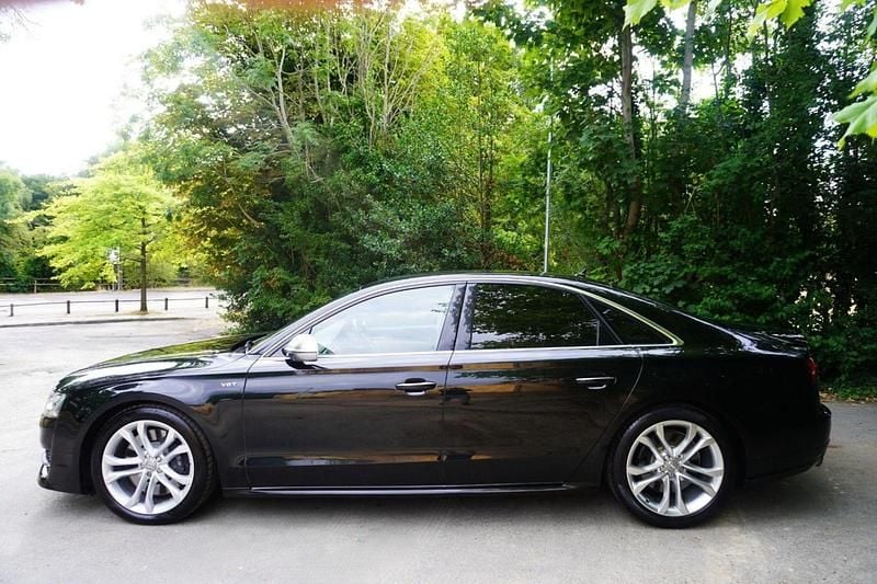 Used Audi S8 Comfort 520 HP (382 kW) 2016 Black Sedan