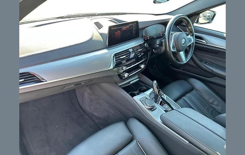 Used BMW 520 M Sport 180 HP (132 kW) 2020 White Estate