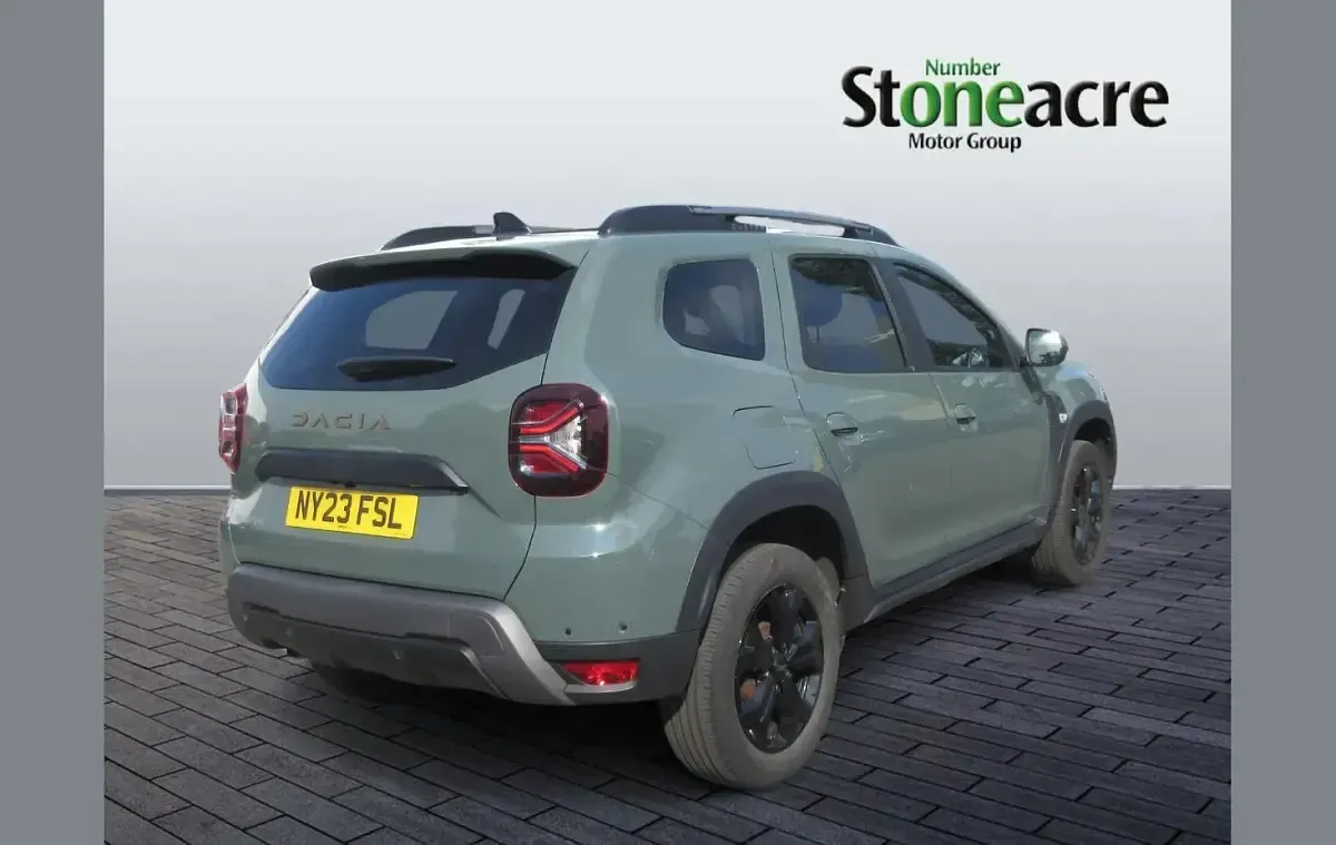 Used Dacia Duster Extreme 98 HP (72 kW) 2023 Green SUV