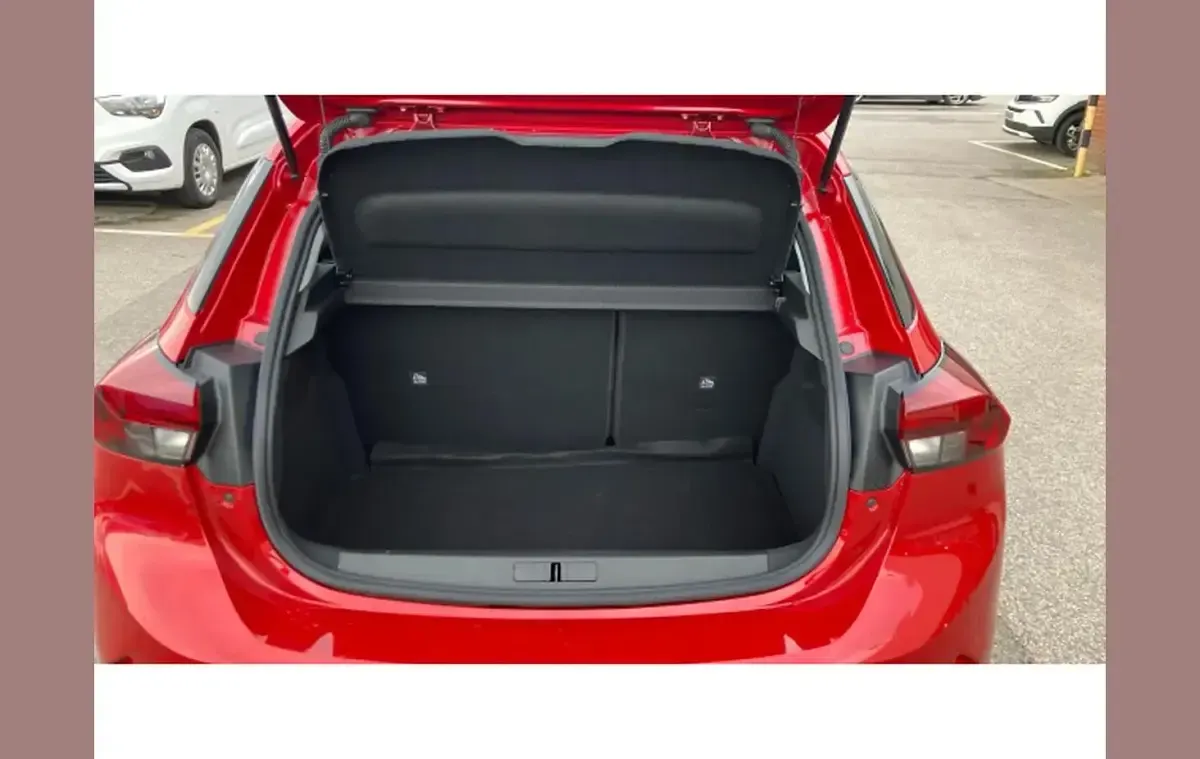Used Vauxhall Corsa Design Edition 99 HP (72 kW) 2024 Red Hatchback