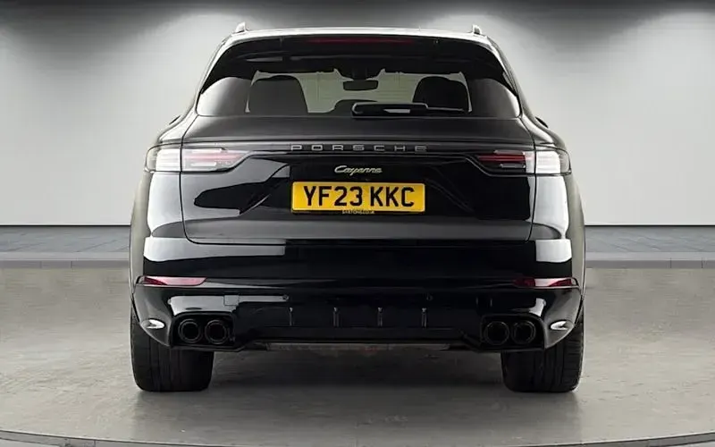 Used Porsche Cayenne Platinum Edition 462 HP (339 kW) 2022 Black SUV