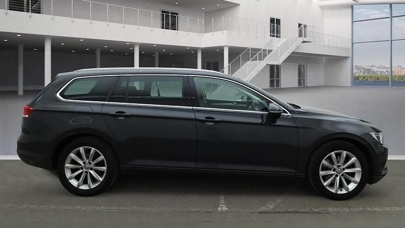 Urano grey Used 2017 VW Passat Business Estate | £8,575 (Good price) - Image 1/4