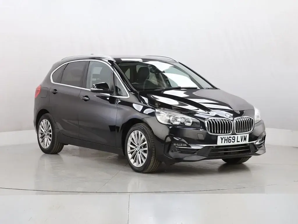 Used BMW 218 Luxury Line 140 HP (102 kW) 2019 Black Hatchback