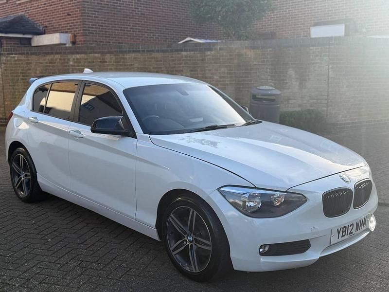 Used BMW 118 Sport Line 2012 White Hatchback