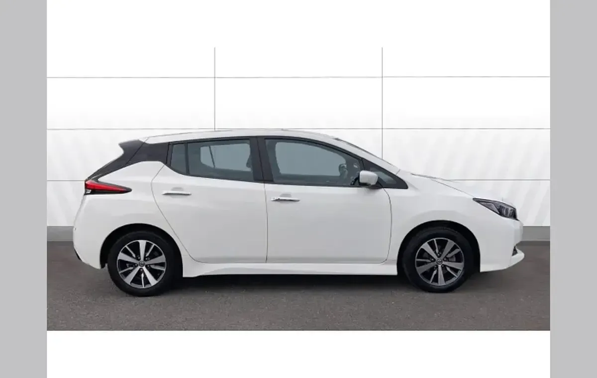 Usado Nissan Leaf Acenta 110 kW (150 HP) 2020 Branco Citadino