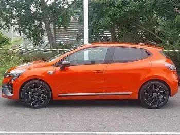 New Renault Clio Iconic Esprit Alpine 143 HP (105 kW) 2026 Special metallic  valencia orange Hatchback