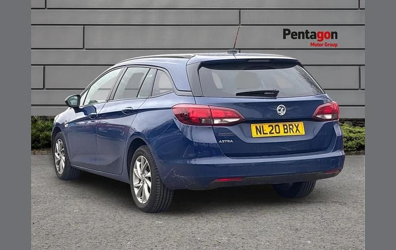 Used Vauxhall Astra Business Edition 128 HP (94 kW) 2020 Blue Estate