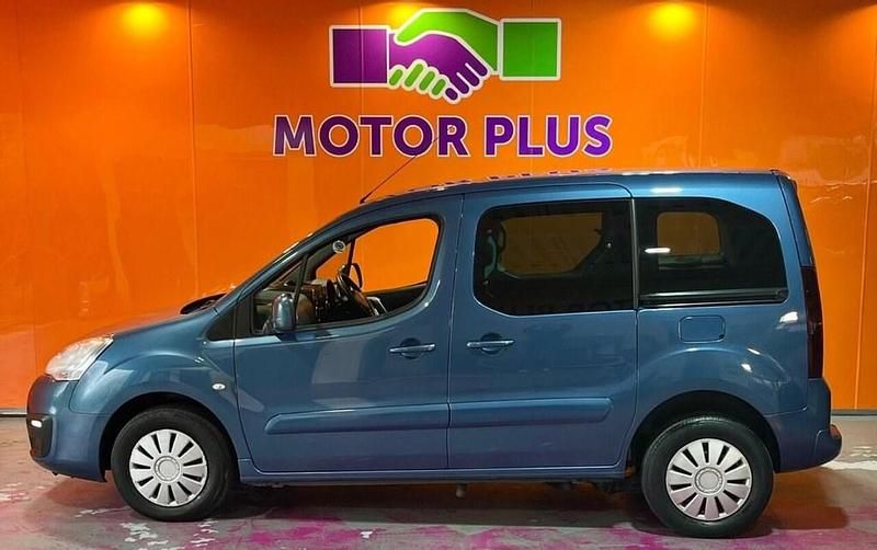 Used Citroën Berlingo Feel 100 HP (73 kW) 2018 Blue MPV