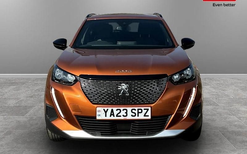 Begagnad Peugeot 2008 Allure+ 101 HK (74 kW) 2023 SUV