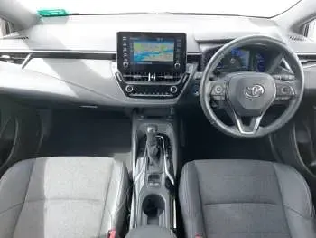 Used Toyota Corolla Design 122 HP (89 kW) 2022 White Hatchback
