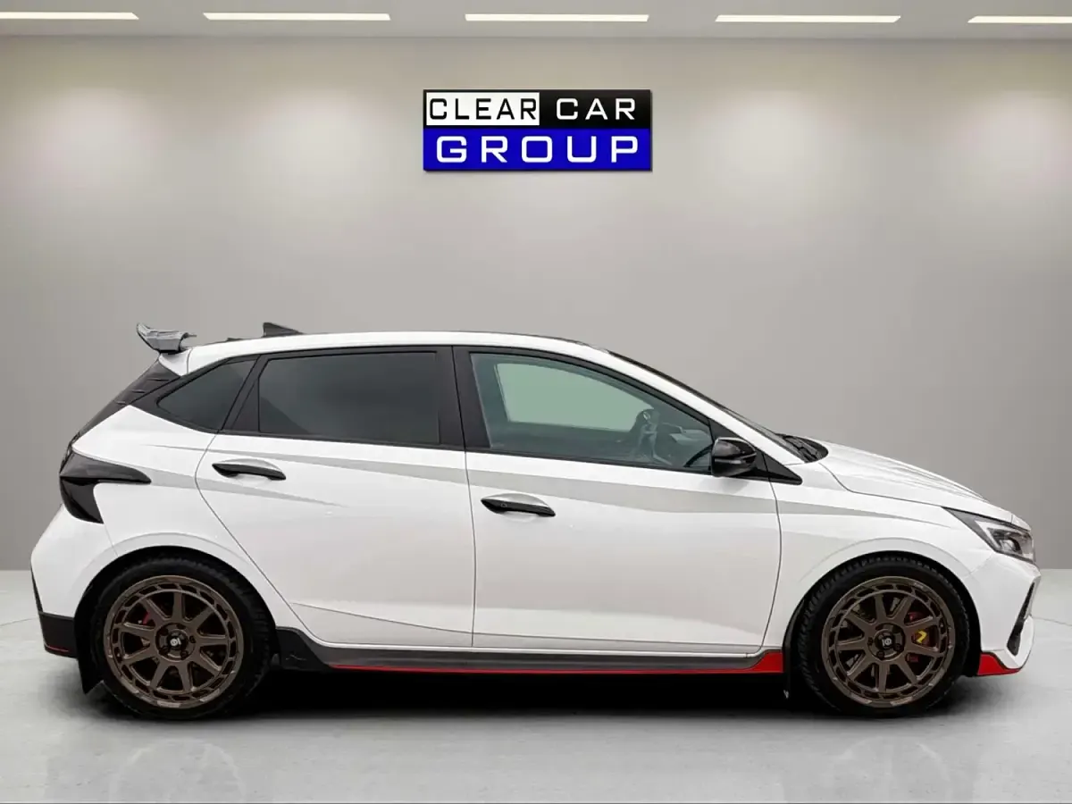 Used Hyundai i20 204 HP (150 kW) 2021 White Hatchback