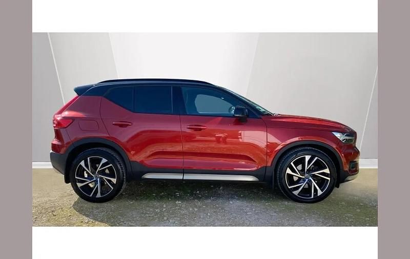 Used Volvo XC40 R-Design Pro 190 HP (139 kW) 2018 Red SUV