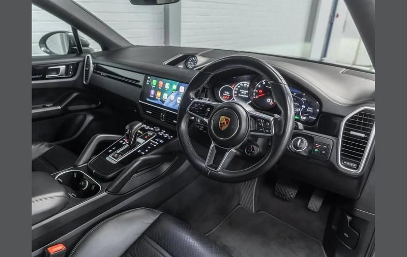 Used Porsche Cayenne 334 HP (245 kW) 2021 Grey SUV
