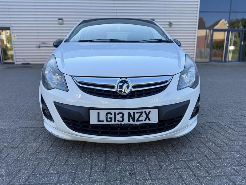Second-hand Vauxhall Corsa Edition 84 CP (61 kW) 2013 Alb Hatchback