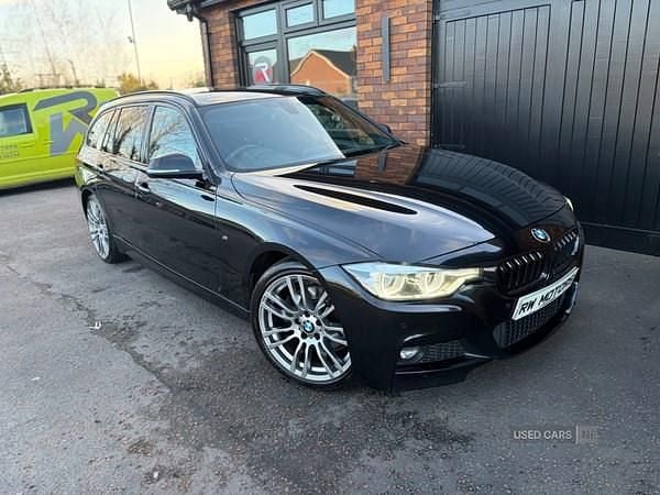 Black Used 2018 BMW 330 M Sport Estate | £13,995 (Good price) - Image 1/4