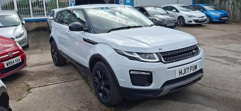 White Used 2017 Land Rover Range Rover evoque SE Estate | £11,000 (Fair price) - Image 1/4