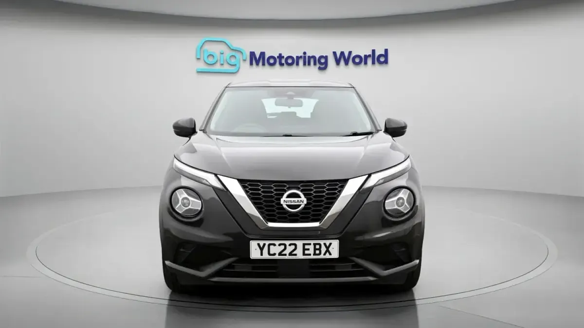 Usado Nissan Juke Acenta 114 HP (83 kW) 2022 Preto SUV