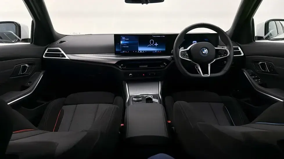 Used BMW 330 M Sport 288 HP (211 kW) 2025 White Estate