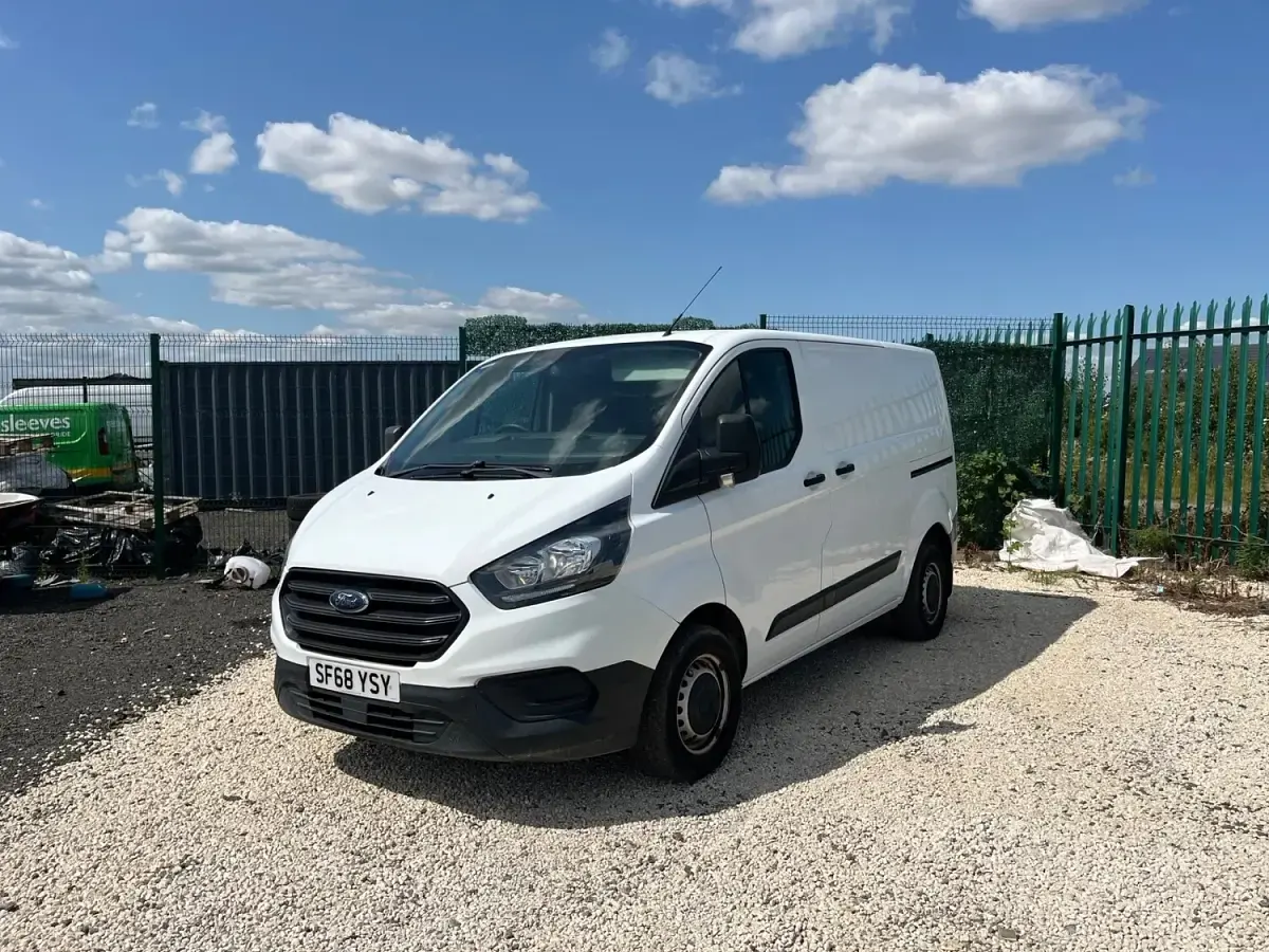 Used Ford Transit Custom 105 HP (77 kW) 2018 White Van