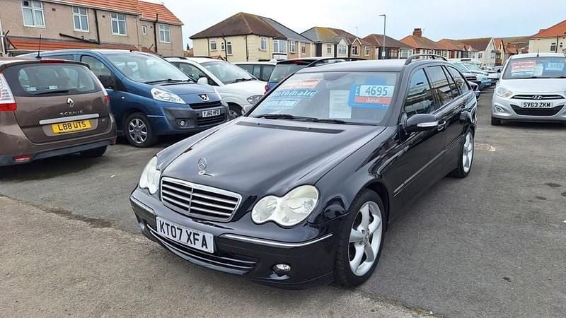 Used Mercedes C220 Avantgarde 147 HP (108 kW) 2007 Black Estate