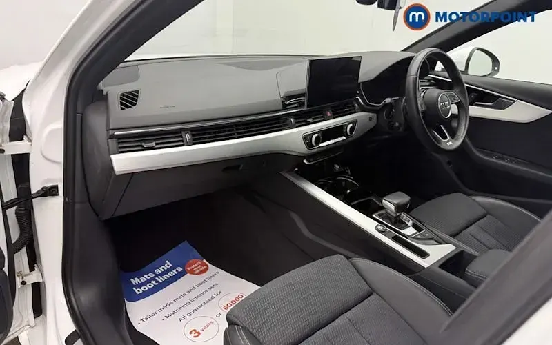 Used Audi A4 S-Line 150 HP (110 kW) 2022 White Sedan