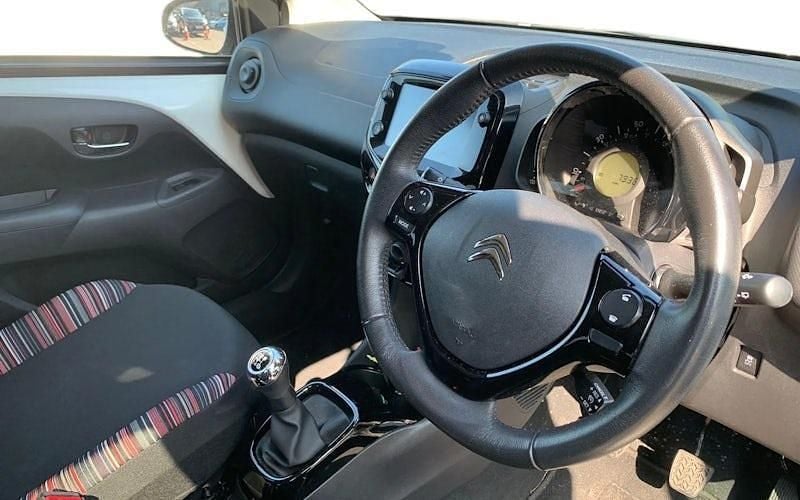 Usado Citroën C1 Flair 72 HP (52 kW) 2020 Branco Citadino