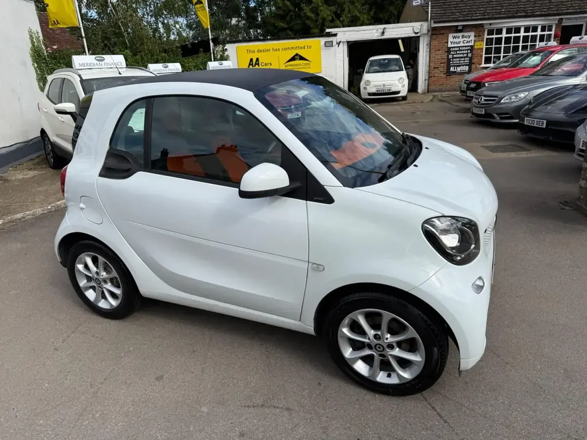 Used Smart ForTwo Coupé Passion Premium 90 HP (66 kW) 2016 White Coupe