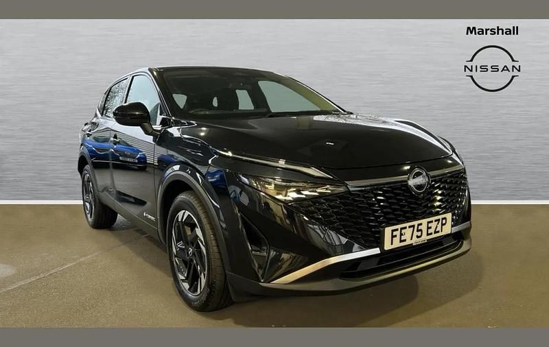 Black New 2025 Nissan Qashqai Acenta Premium SUV | £26,995 (Good price) - Image 1/4