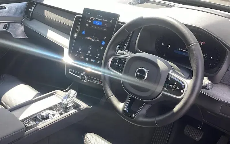 Used Volvo XC90 Ultra 250 HP (183 kW) 2025 Blue SUV