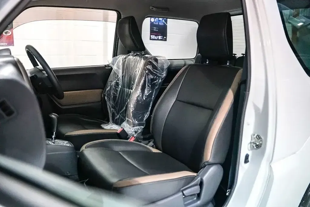 Begagnad Suzuki Jimny Adventure 85 HK (62 kW) 2014 SUV