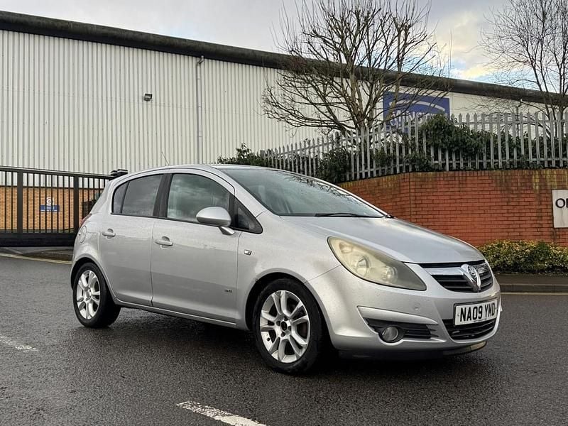 Second-hand Vauxhall Corsa 2009 Argintiu Hatchback