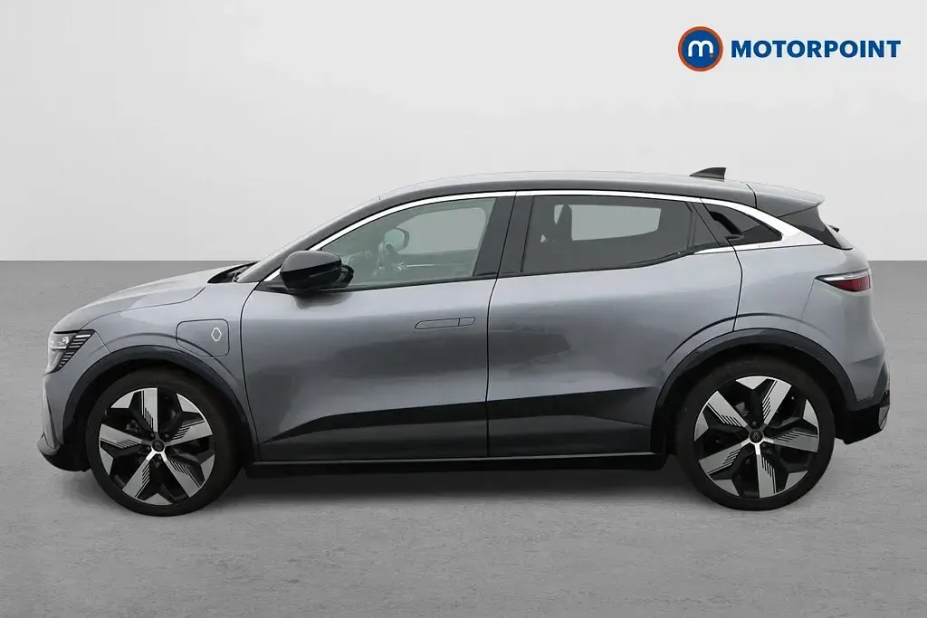 Used Renault Megane E-Tech Komfort 160 kW (218 HP) 2024 Grey/black Hatchback