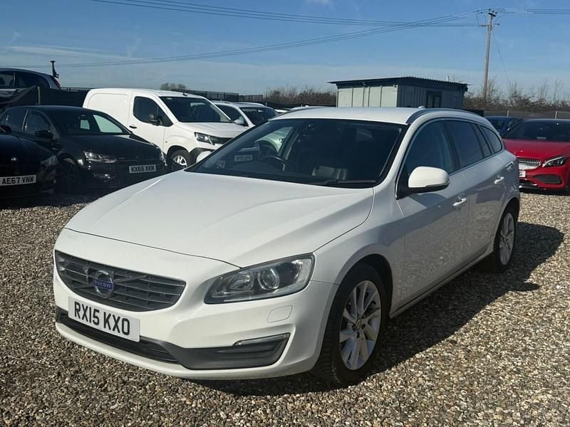 Used Volvo V60 SE 2015 White Estate