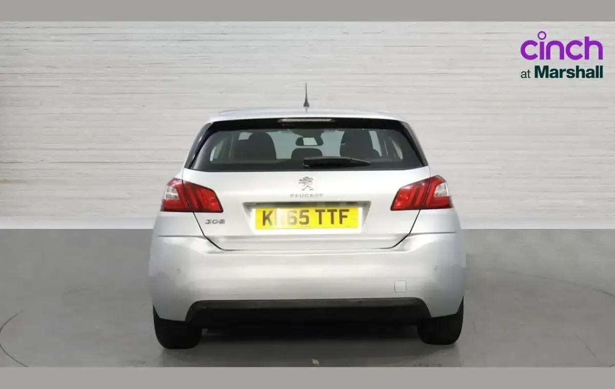 Usado Peugeot 308 Active 130 CV (95 kW) 2016 Plateado Utilitario