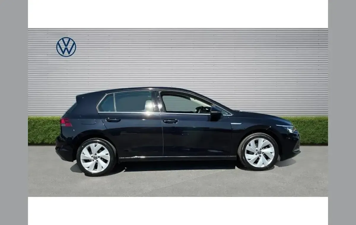 Used VW Golf VIII Style 147 HP (108 kW) 2023 Black Hatchback