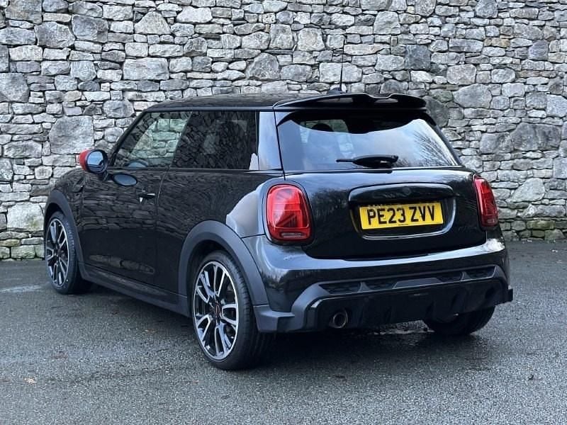Used Mini Cooper Hatch 134 HP (98 kW) 2023 Black Hatchback