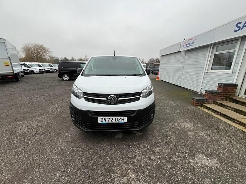 Used Vauxhall Vivaro S 100 HP (73 kW) 2022 White MPV