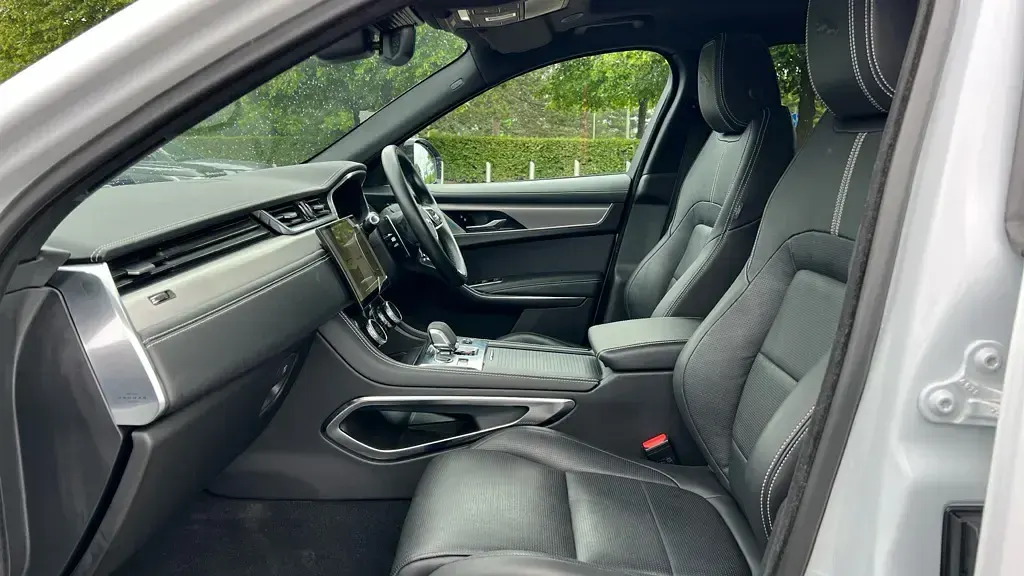 Used Jaguar F-Pace R-Dynamic 204 HP (150 kW) 2021 White SUV