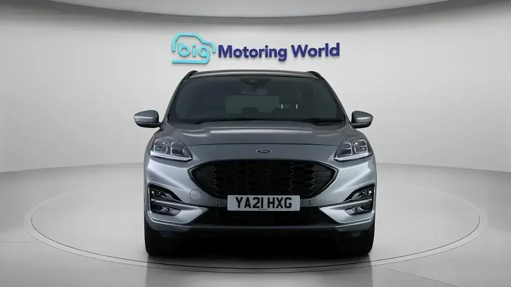 Usado Ford Kuga ST-Line X 190 CV (139 kW) 2021 Plateado SUV