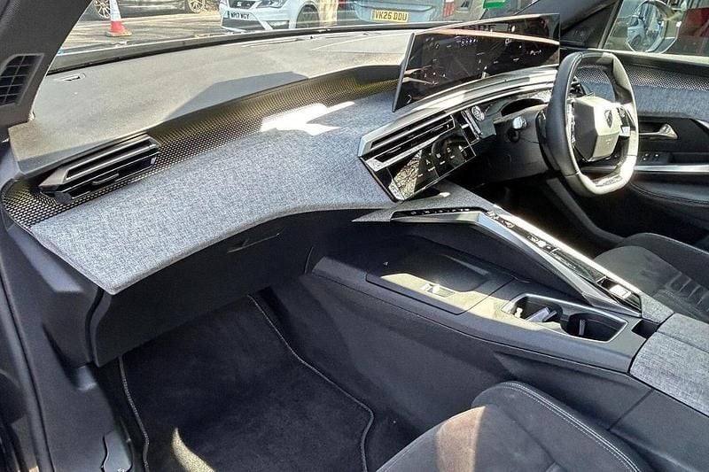 Used Peugeot 3008 GT 134 HP (98 kW) 2024 Grey SUV