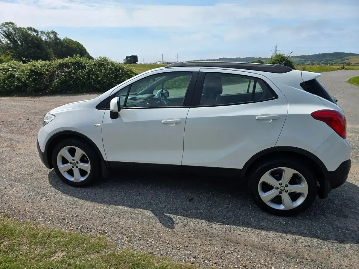 Used Vauxhall Mokka 115 HP (84 kW) 2014 White SUV