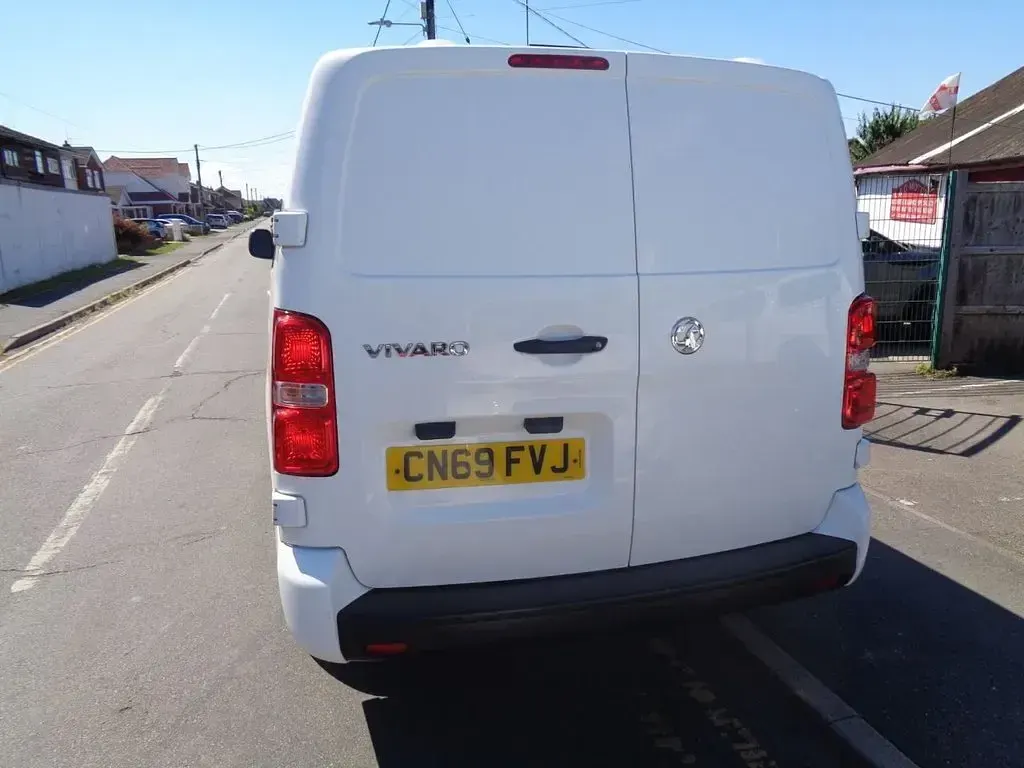 Used Vauxhall Vivaro Sportive 100 HP (73 kW) 2019 White MPV